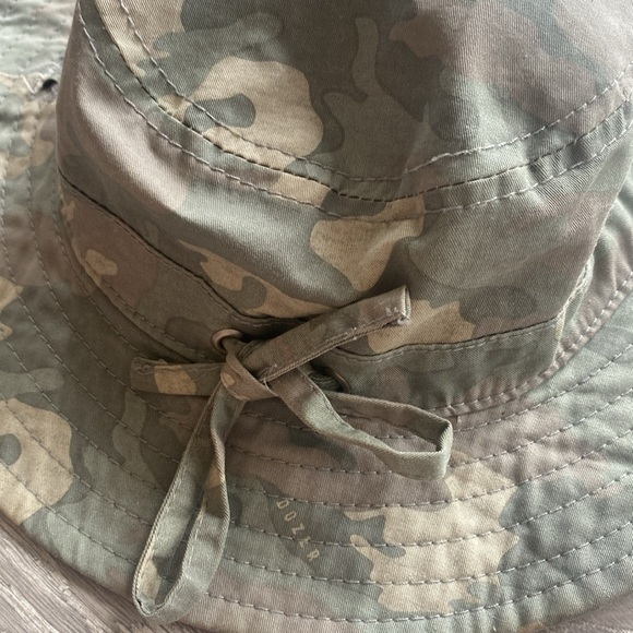 Camouflage Bucket Hat - Picture 4 of 7